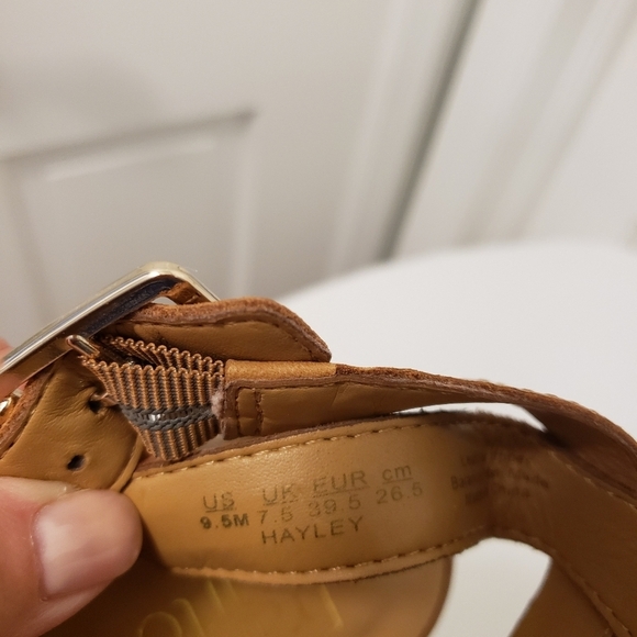 EC Franco Sarto "Hayley" Dark Beige Leather Heels Size 9.5, Stylish, Chic - Picture 13 of 14